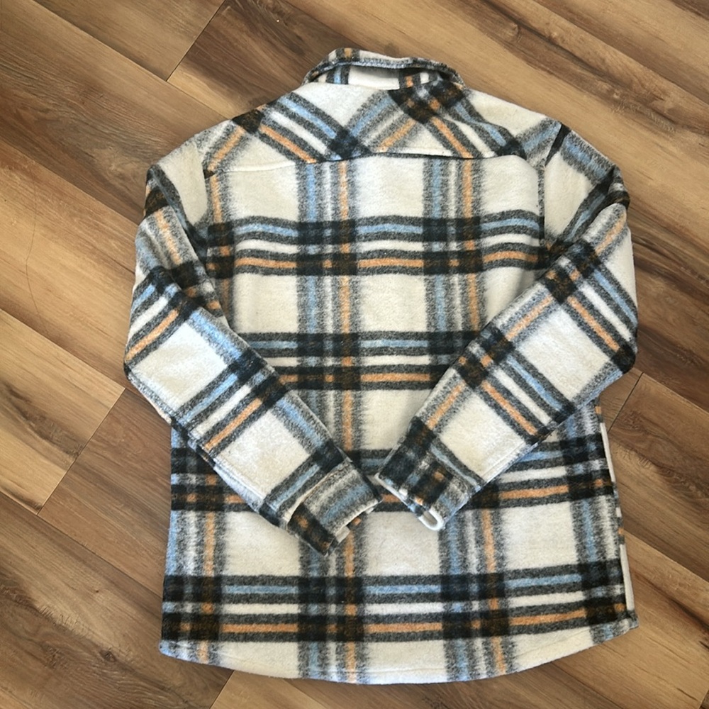 H+M Shacket - image 3